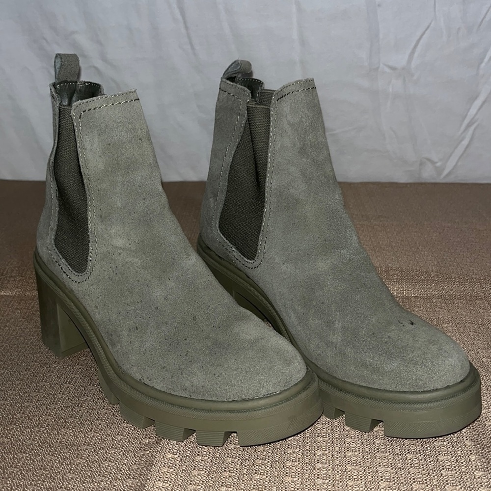 Heel winter boots